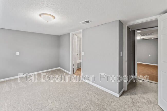 Building Photo - 15508 Loring Rd