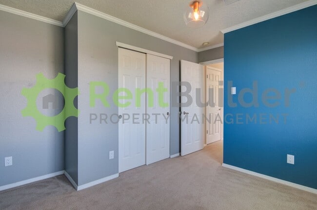 Building Photo - $MOVE IN SPECIAL PRICING$ 999.00 FIRST FULL MONTHS RENT.