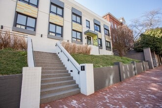 Building Photo - 2 Bed/2 Bath  Modern Condo in the Heart of Adams Morgan