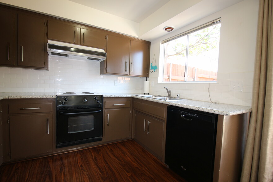 Building Photo - 1314 Galleon Way