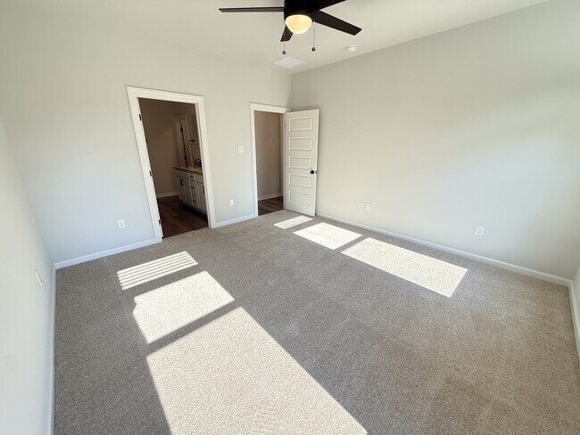 Building Photo - 16541 Aspen Ln