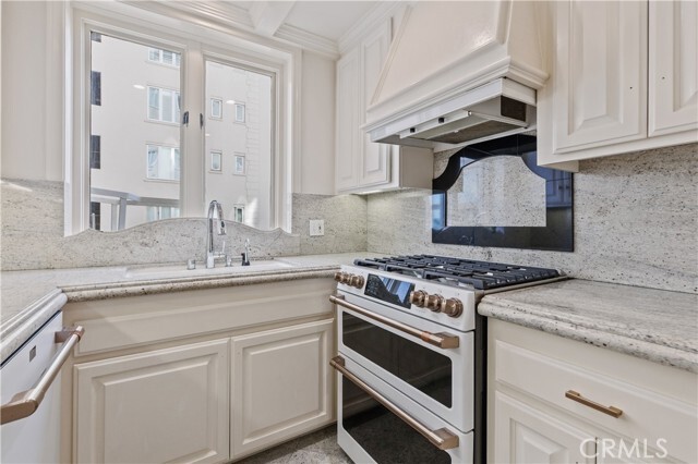 Building Photo - 1424 N Crescent Heights Blvd