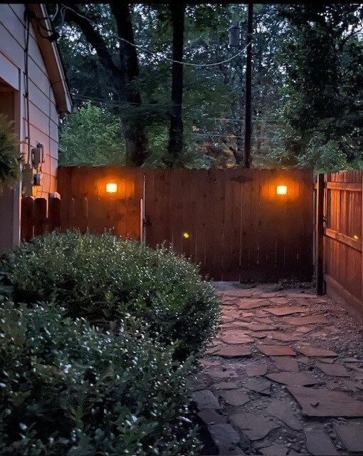 Building Photo - 2107 Riverdale Rd