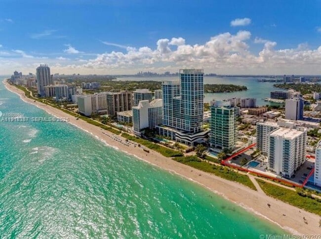 Building Photo - 6917 Collins Ave