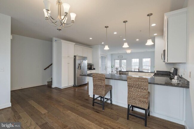 Building Photo - 610 Marina Landing Ln