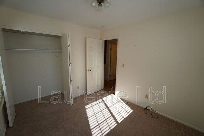 Building Photo - 13852 E Linvale Pl
