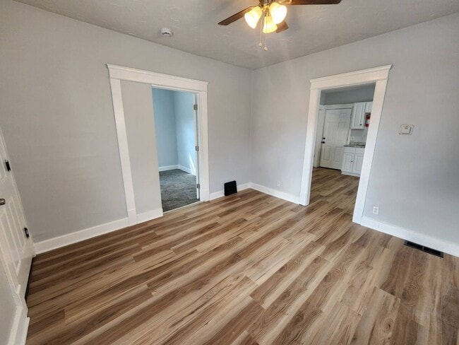 Building Photo - 12709 Parkhill Ave