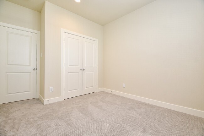 Building Photo - 2305 Silva Park Ln