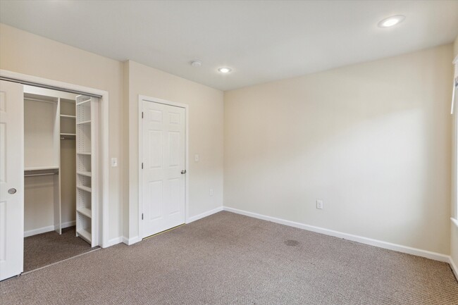 Building Photo - 1804 W Montgomery Ave