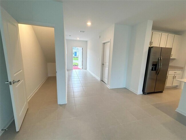 Building Photo - 5683 Ficus Aurea St