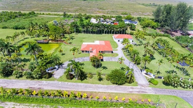 Building Photo - 15420 SW 212th Ave