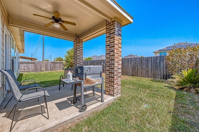 Building Photo - 24602 Forest Canopy Dr