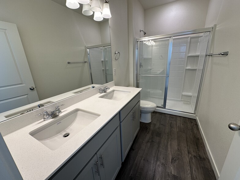 Building Photo - 10165 Castor Dr
