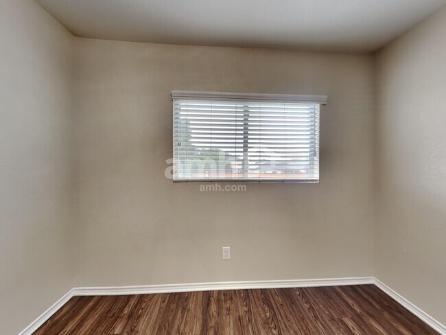 Building Photo - 10023 Woodland Pines