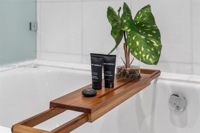 Building Photo - 101 20th St