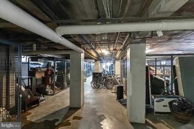 Building Photo - 1301 Longfellow St NW