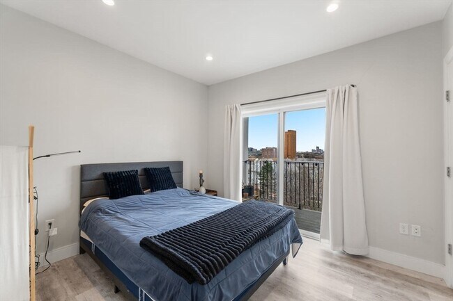 Building Photo - 1457 Tremont St