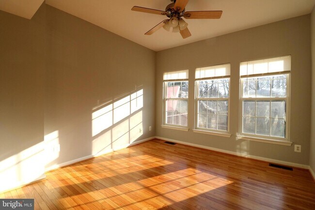 Building Photo - 2581 Sutters Mill Dr