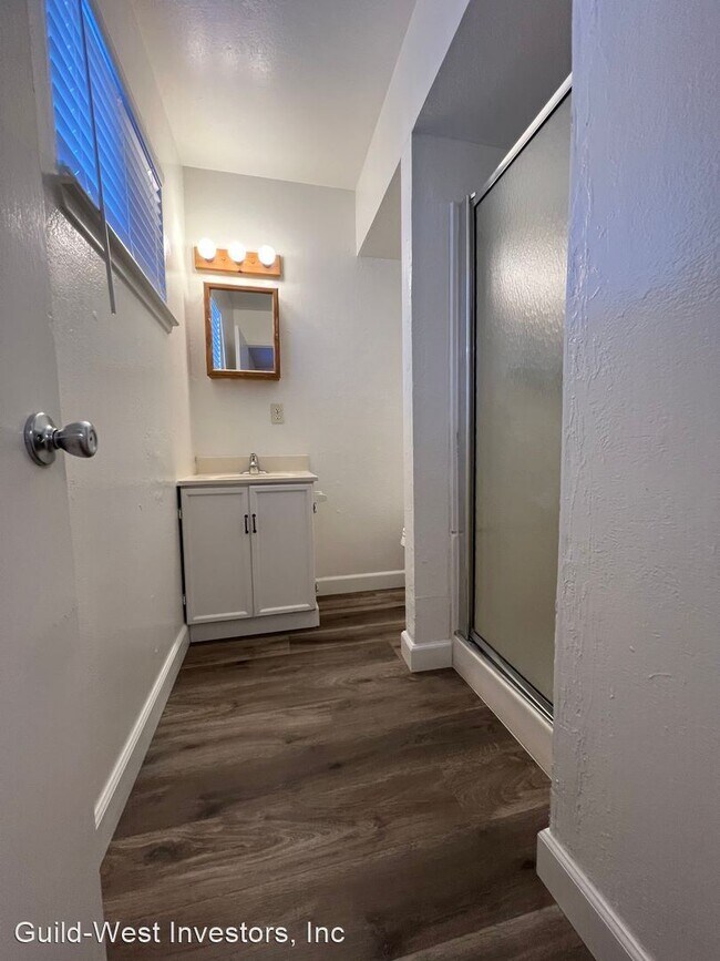 Building Photo - 2 br, 2 bath House - 7965 Leona Way #C