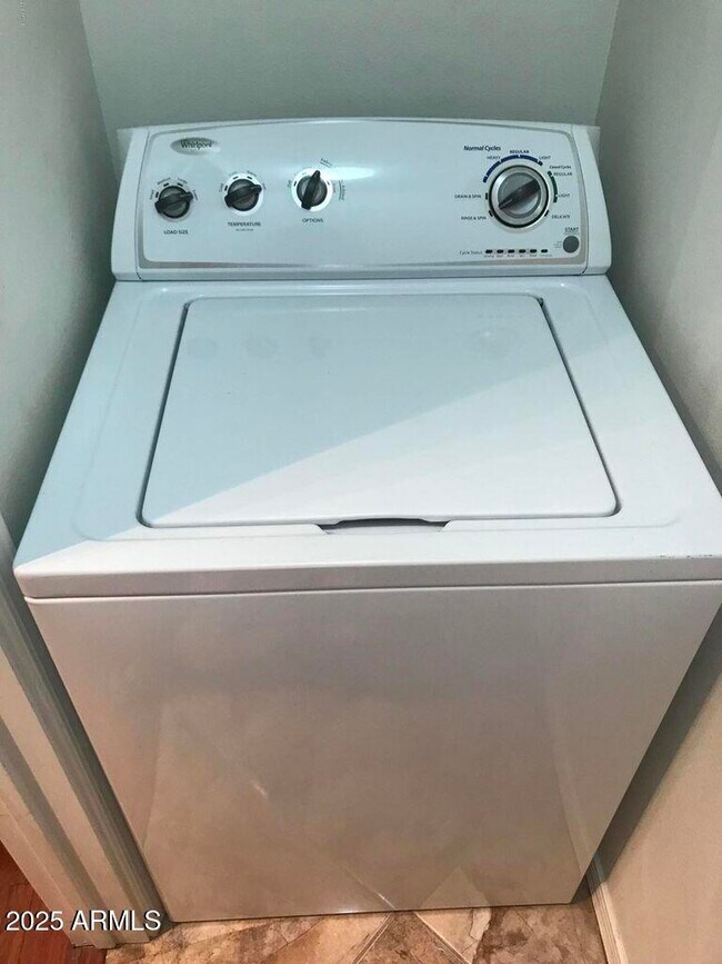 Building Photo - 1701 E Colter St