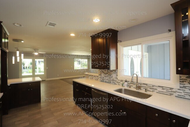 Building Photo - 1707 Evergreen Ave