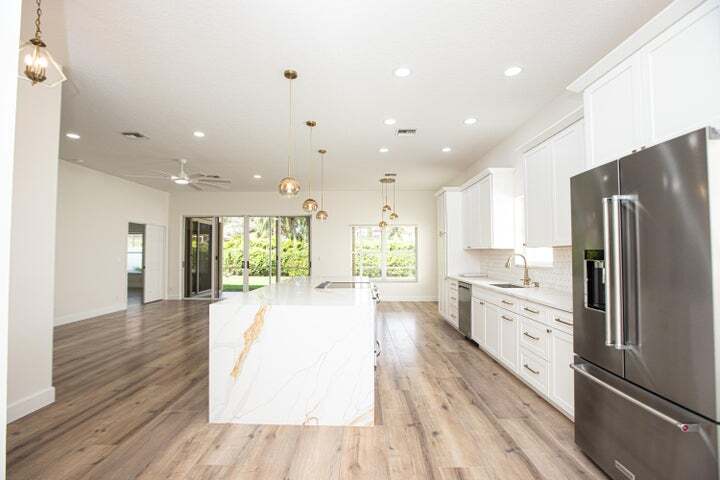 Building Photo - 10881 La Salinas Cir