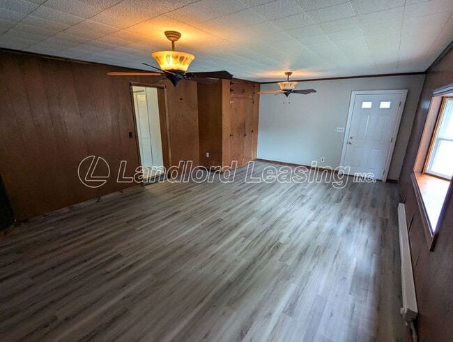 Building Photo - Remodeled 4-Bedroom with Addition and Garage!