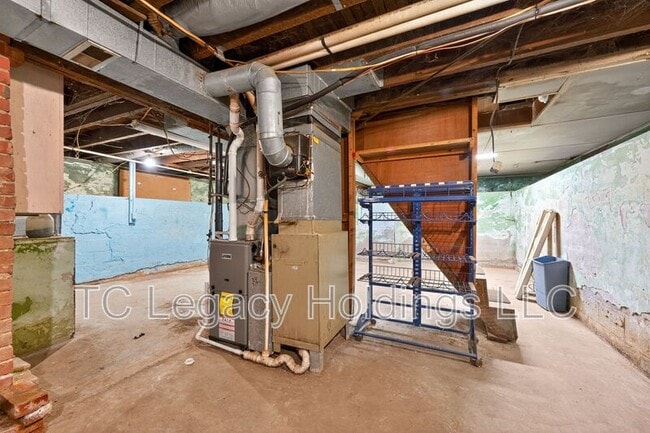 Building Photo - 115 Martin St