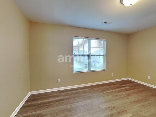 Building Photo - 682 Winners Cir