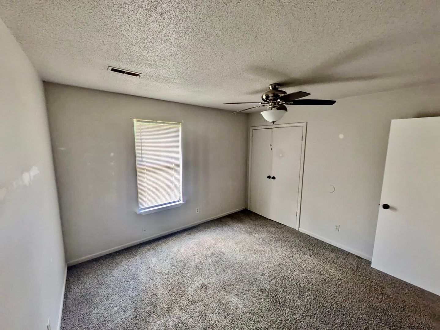 Building Photo - 143 Montague Dr