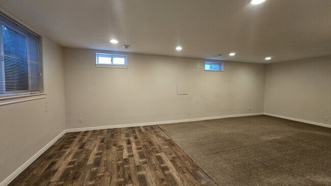 Building Photo - 512 E 5900 S
