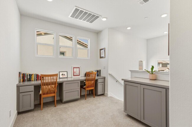 Building Photo - 2011 Grady Cir