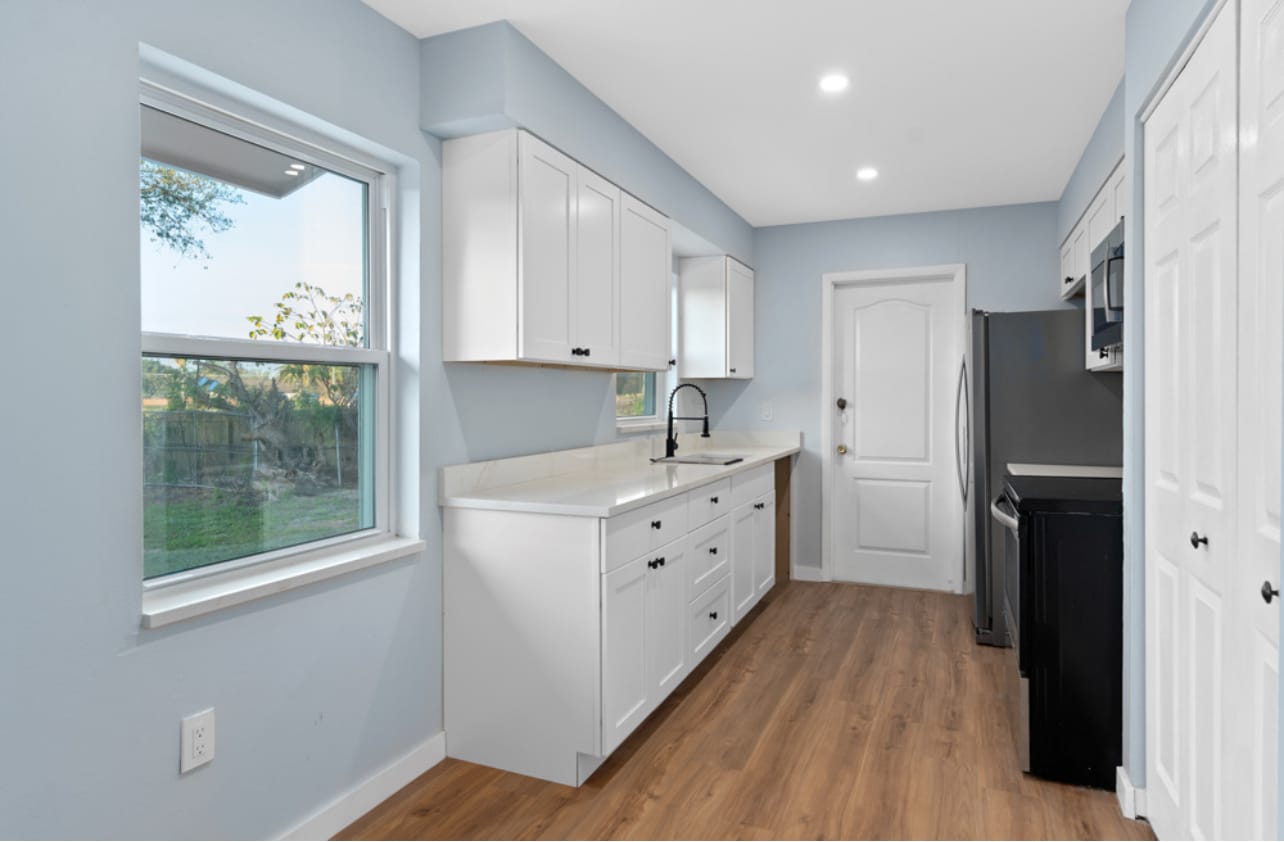 Building Photo - 3806 Groome Dr