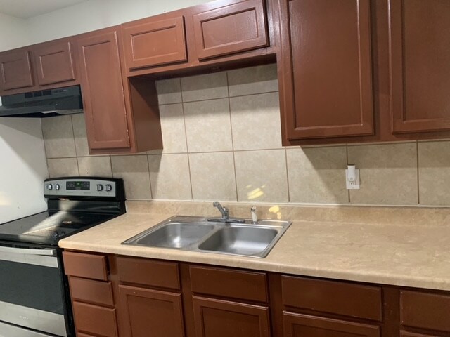 Building Photo - 1015 N 14th St