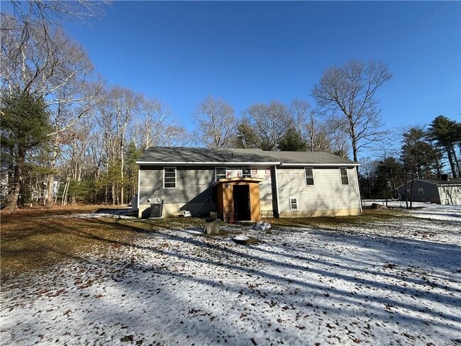 Building Photo - 739 Victory Hwy