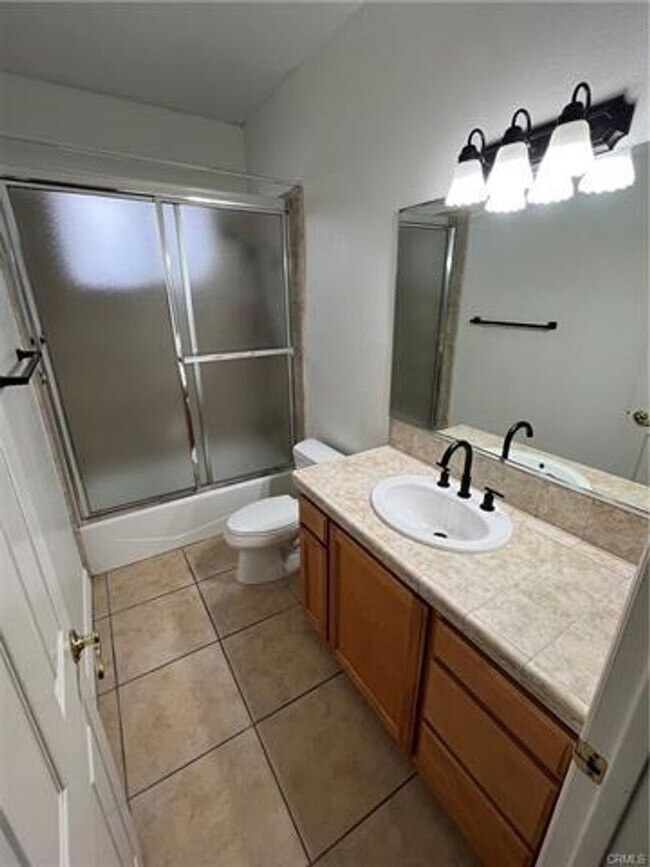 Building Photo - Charming Canyon Lake Home