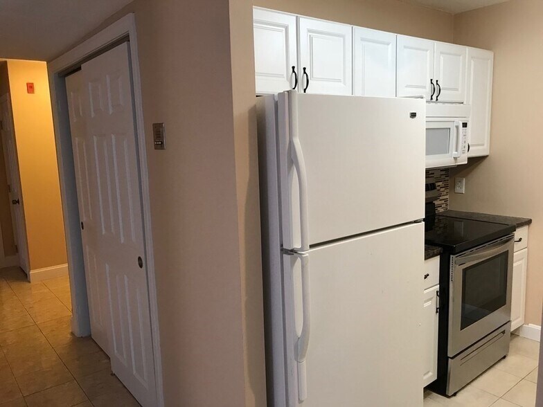 Building Photo - 276 Chestnut Hill Ave