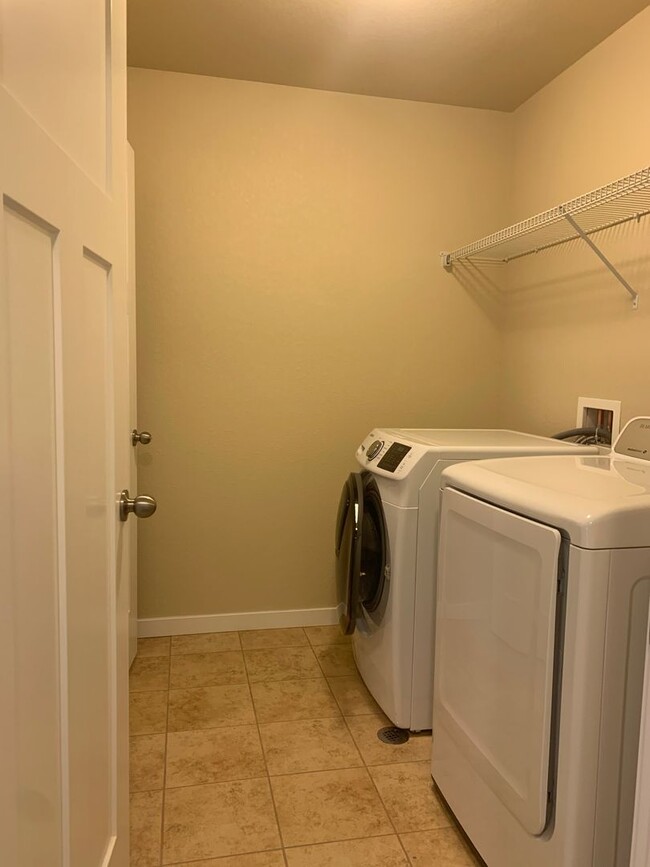 Building Photo - GORGEOUS TWO STORY WITH UNFINISHED BASEMENT