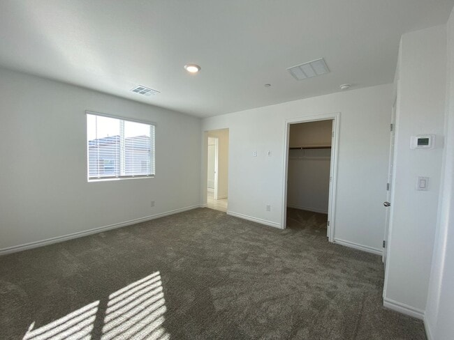 Building Photo - new build 4 bedroom house