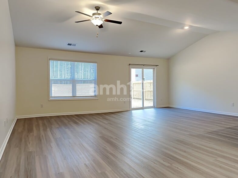 Building Photo - 1197 Dogwood Nck Dr