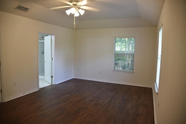 Building Photo - 224 Talquin Cove