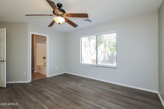 Building Photo - 14821 N 129th Dr