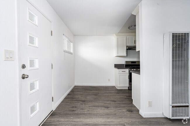 2BR, 1BA - 675SF - Dining Room - 1626 Palo Alto St