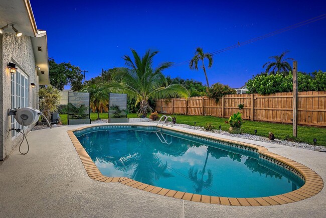 Building Photo - 3931 Flag Dr