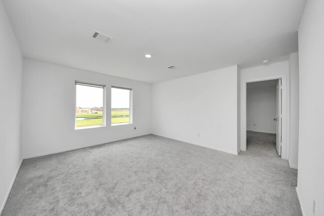 Building Photo - 3012 Majestic Sunrise Dr