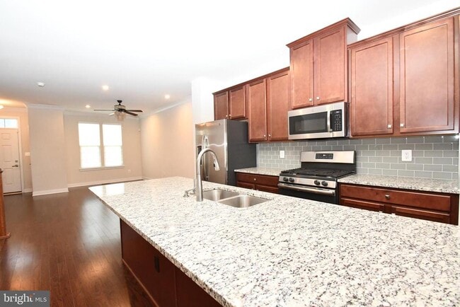 Building Photo - 2105 Hemlock Bay Rd