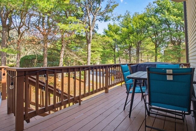 Building Photo - 49 Captain Eames Cir