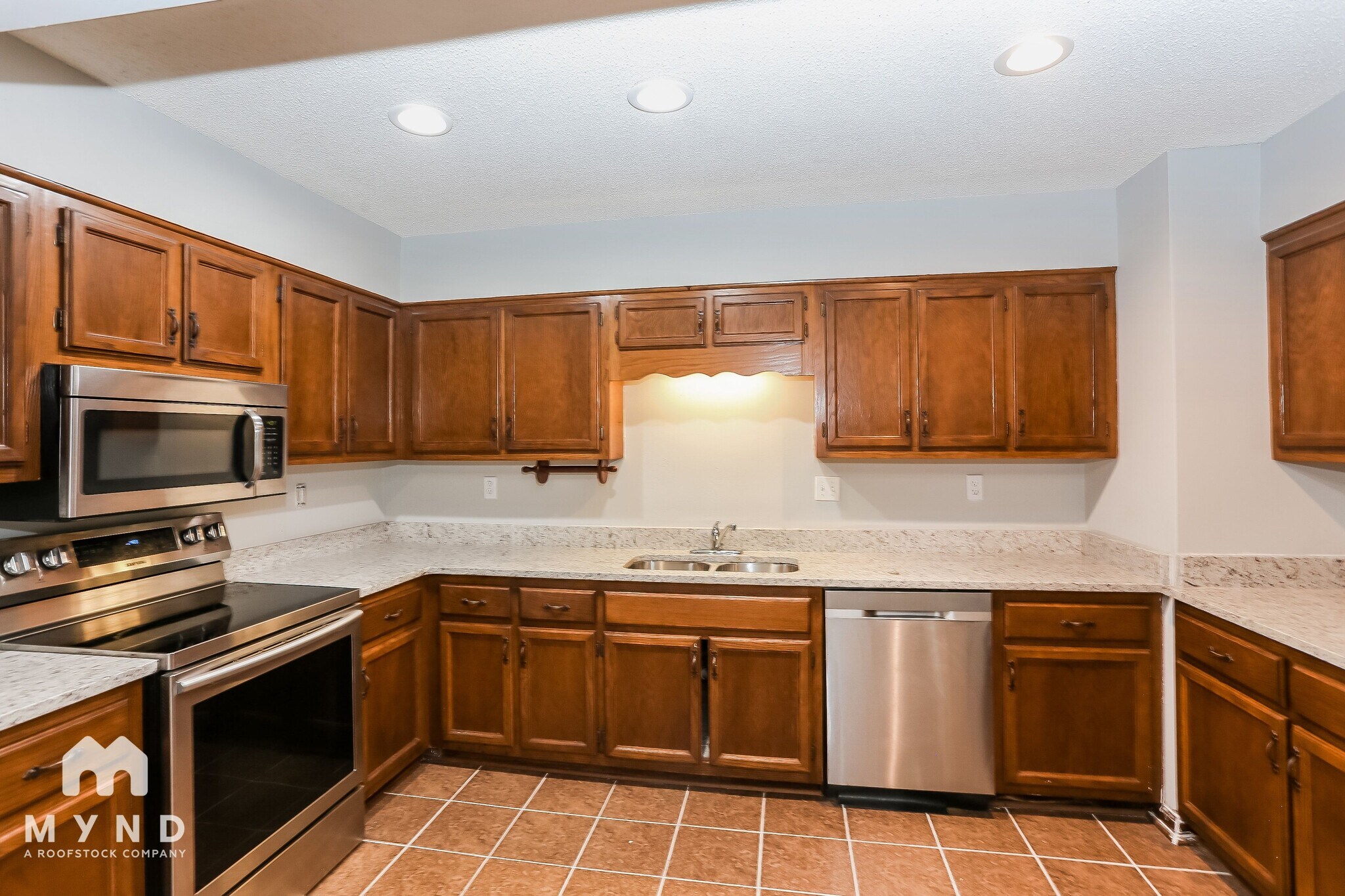 Building Photo - 6827 Starkenburg Ln