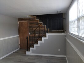 Building Photo - 218 Castellano Dr