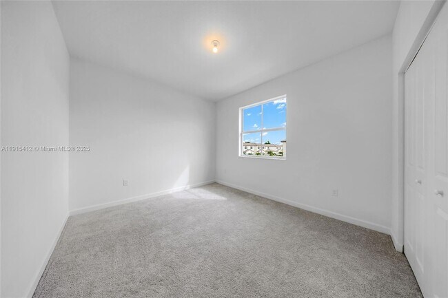 Building Photo - 2448 SE 27th Terrace